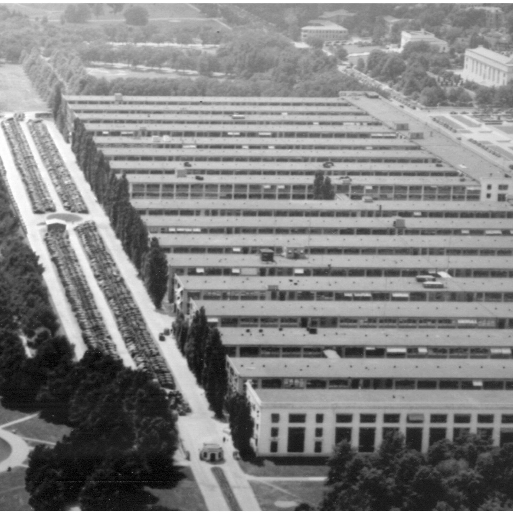 Old Navy Building 1938 closeup-bw (1)